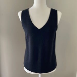 Jones Wear Sweater top 75% silk size medium black V-neck front back sleeveless